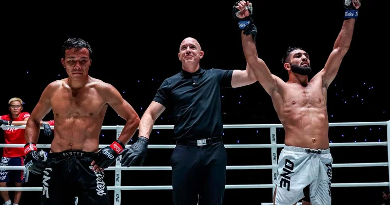 MMA idmançımız Mirmehdi Miriyev Tailanddakı döyüşündə qalib gəlib FOTO