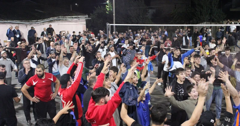 Qusarda kəndlərarası voleybol yarışı Çempionlar liqasını xatırladıb FOTOLAR