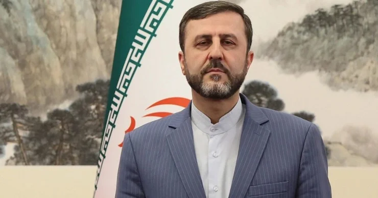 ​ Hörmüzü bir tvitlə işğal edə bilməzsiniz” İran Trampı lağa qoydu