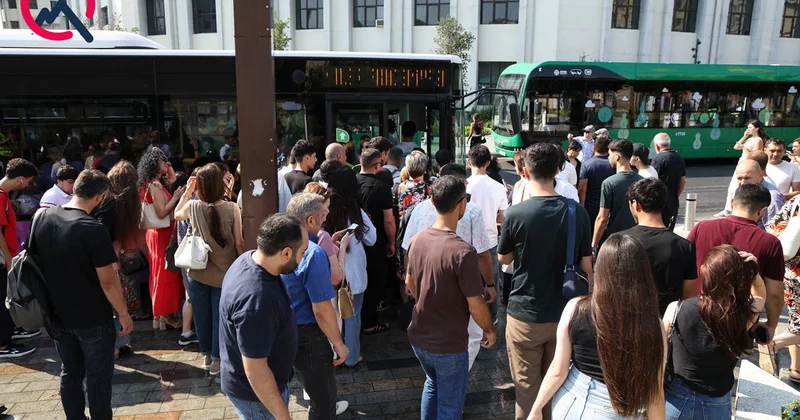 “28 May”da vəziyyət necədir? Fotosessiya