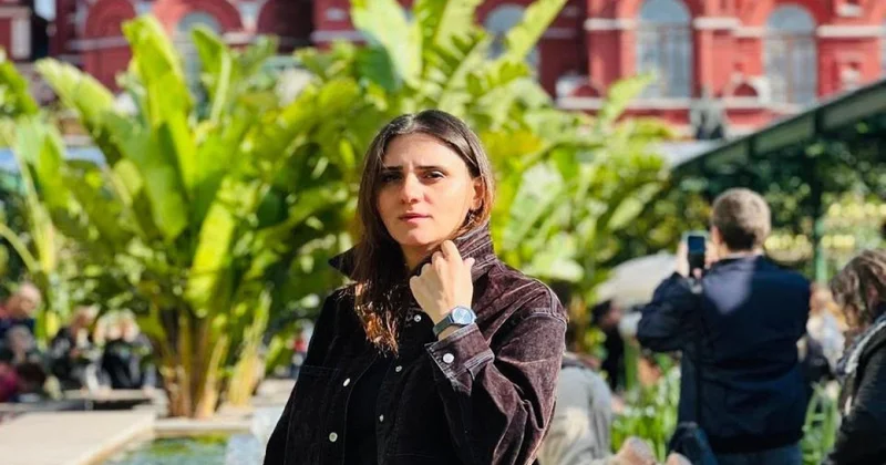 Gündüz içki içirəm, gecə yuxu yatmıram Sevinc Yunuslunun şeiri