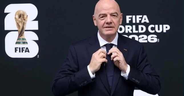 Fransa FİFA UEFA qarşıdurmasında İnfantinonu dəstəkləyir