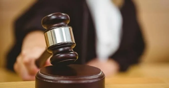 Uşaqlara alimenti qadın ödəyəcək Başqasına qoşulub qaçıb