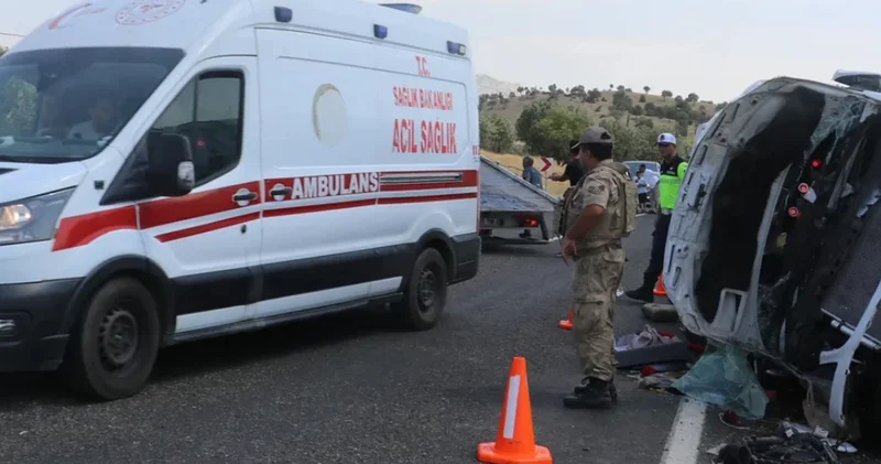 Türkiyədə nişana gedən mikroavtobus aşdı: ölənlər var