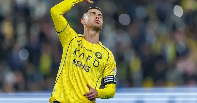 Ronaldu “Əl Nəsr”in oyununa oğlu ilə birlikdə azarkeş kimi qatılıb FOTO