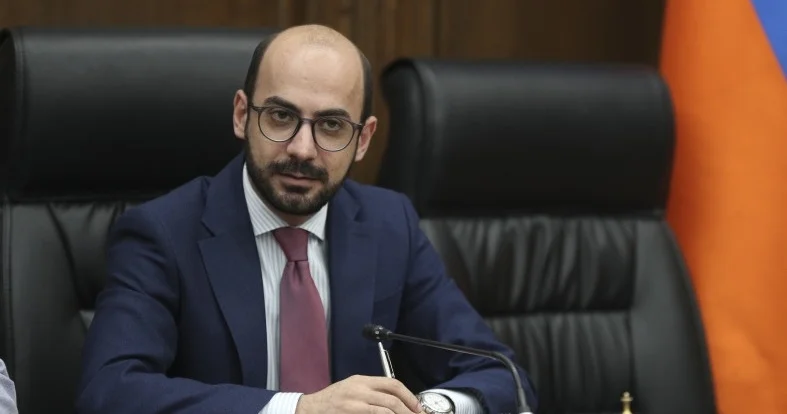 Erməni deputat: “Türkiyə ilə münasibətdə imitasiya...”