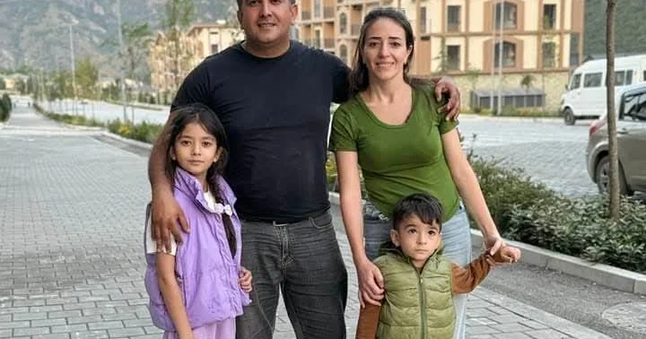 Uşaqlığında tərk etdiyi yurduna uşaqları ilə döndü