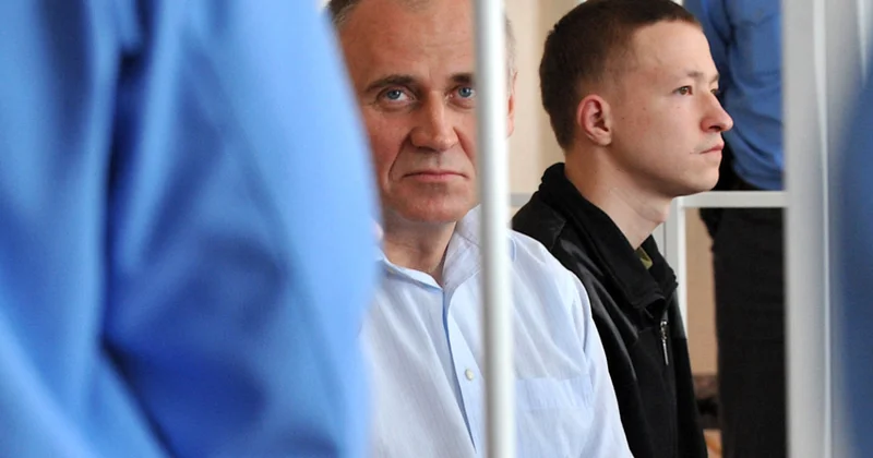 Отказавшегося покидать Беларусь оппозиционера вернули обратно в колонию