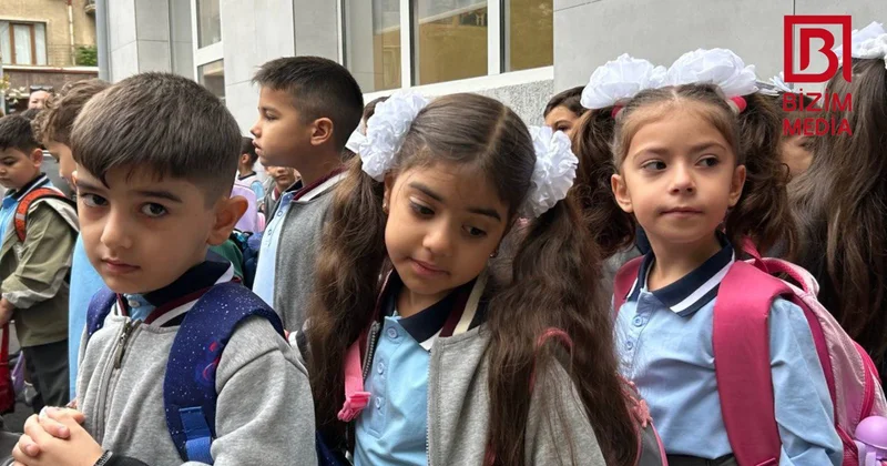 Birincilərin ilk zəng həyəcanı FOTOREPORTAJ