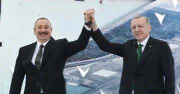 Bakının azadlığından Azadlıq Meydanındakı Zəfər paradına…