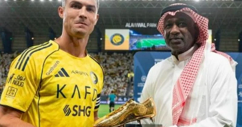 Ronaldo Səudiyyə Ərəbistanında “Qızıl buts”a layiq görüldü