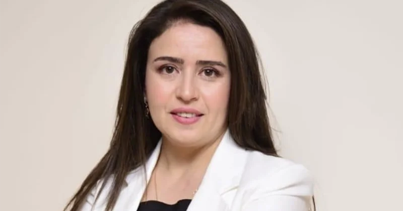 Direktor əməkdaşdan işdən çıxmağı tələb edir?