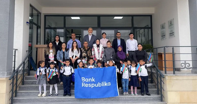 Bank Respublika Ağdamda ilk dəfə məktəbə gedəcək birinciləri sevindirdi