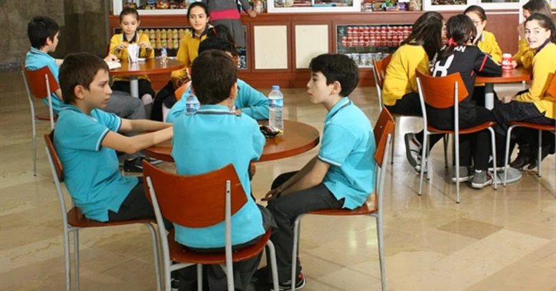 Məktəbli çantasına bu qidalar qoyulmamalıdır