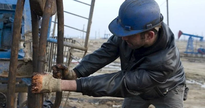 SOCAR 2 min 807 nəfər ali təhsilli şəxsi fəhlə kimi işlədir