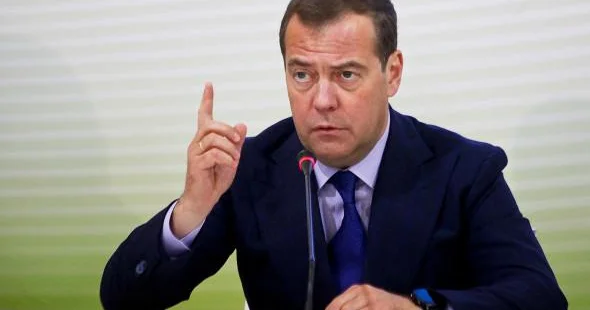 MEDVEDEV BU DƏFƏ NATO nu HƏDƏLƏDİ “NATO ölkələri bizim PUA ları vursa...”
