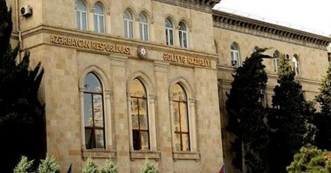 Ədliyyə Akademiyası 18 mediatora 42 min manat ödəyəcək Siyahı