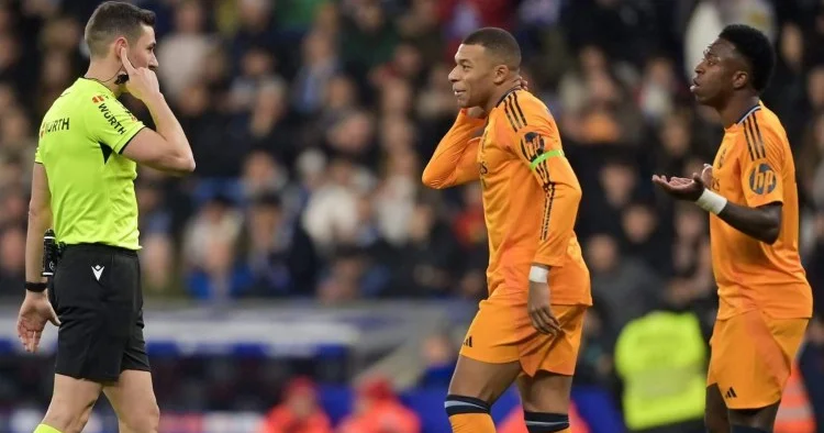 Real futbolçularından hakim narazılığı