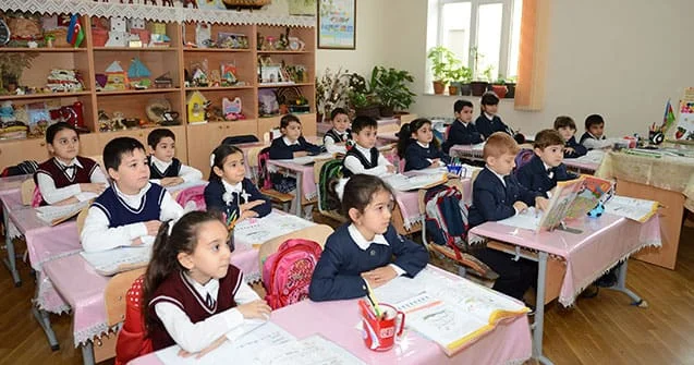 Yeni tədris ilinə adaptasiya: Valideynlər üçün psixoloq tövsiyələri