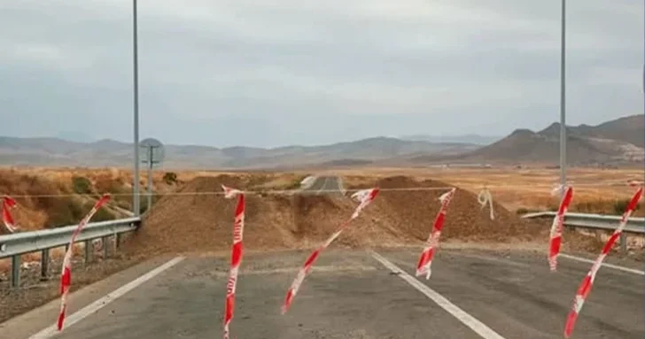 Почему закрыта дорога в село Хыдырлы Агдамского района?