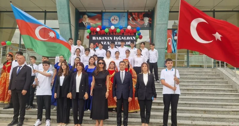 Bakı Atatürk Liseyində bayram coşqusu FOTOLAR