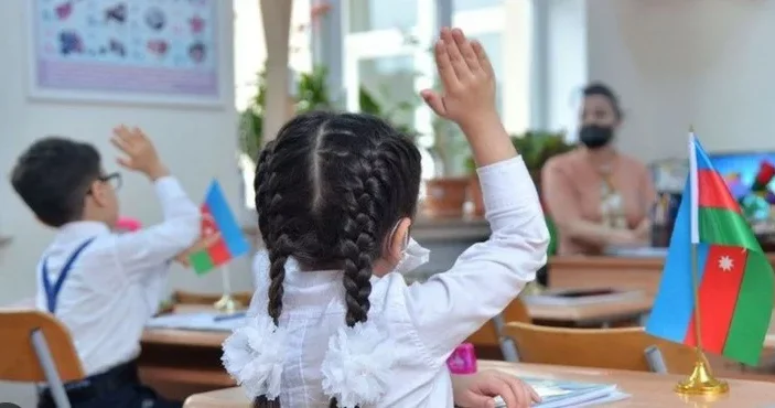 10 milyonuncu sakin Mehriban Həsənova bu il məktəbə başlayır FOTOLAR