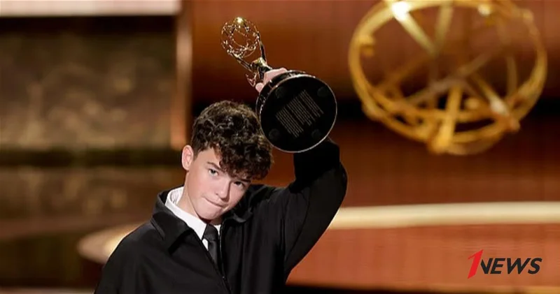 15 летний Оуэн Купер стал самым молодым победителем премии Эмми ВИДЕО