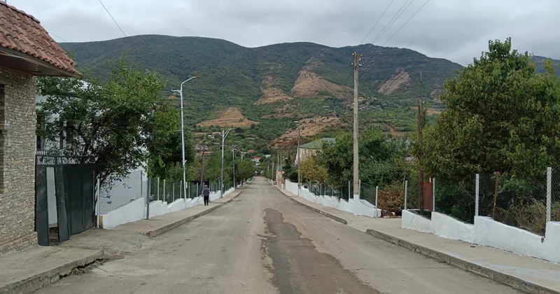 Hadrut yenidən dirçəlir, qəsəbənin hər yerində quruculuq işləri görülür