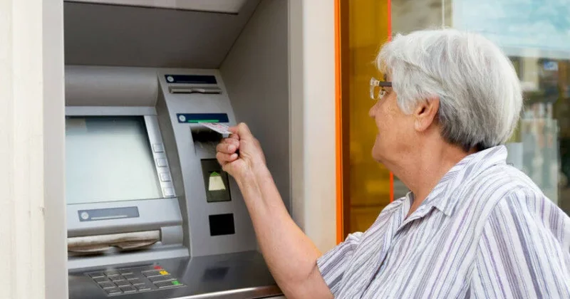 Özəl pensiya fondları qocalığın təminatı, yoxsa yeni risklər?