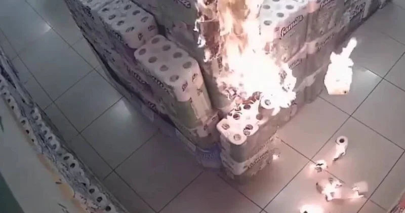 Uşaq marketi yandırdı Anbaan görüntülər VİDEO