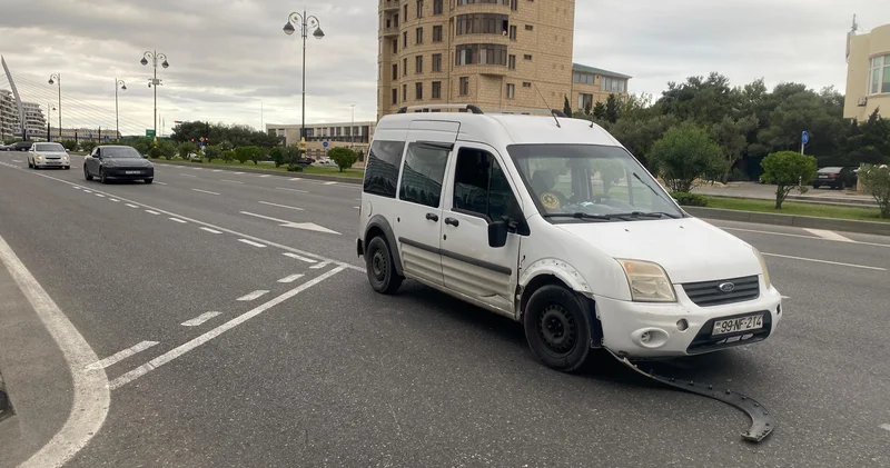 8 noyabr prospektində qəza FOTO