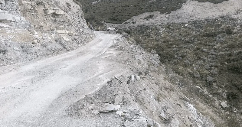 Xınalıq yolunda sürüşmə olub (Video)