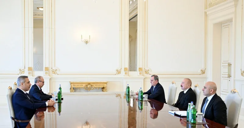 Prezident İlham Əliyev Türkiyənin xarici işlər nazirini qəbul edib