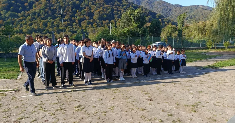 Məktəb başladı: