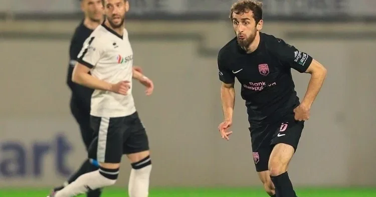 “Sabah”ın futbolçusu: “Performansım daha yaxşı istiqamətdə dəyişib” MÜSAHİBƏ