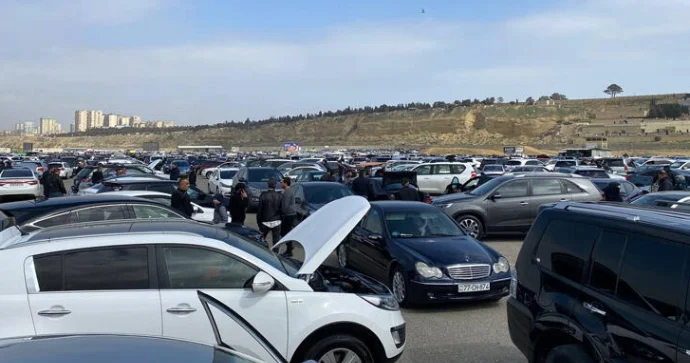 Avqustda avtomobillərin median qiyməti 17 min manata yaxın olub