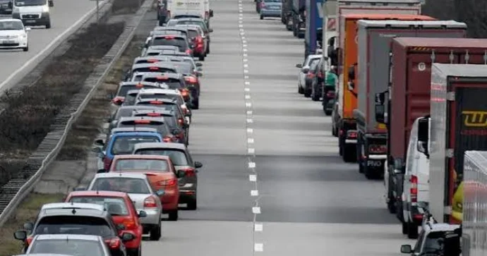“Rettungsgasse” bizdə də ola bilərmi? VİDEO
