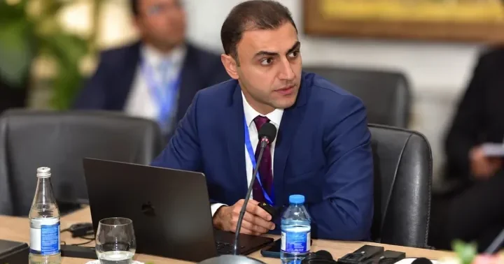 Kağız əsaslı nəqliyyat sənədlərinin elektron formata keçirilməsi Azərbaycanlı mütəxəssis Orxan Namazovun təqdimatı diqqət çəkib
