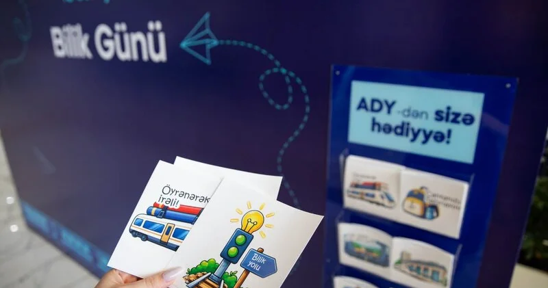 ADY Bilik Günündə sərnişinləri xüsusi hədiyyələrlə qarşılayıb FOTO