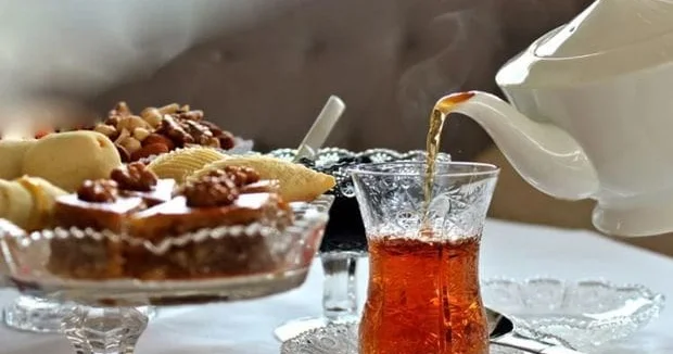 Xeyrəddin Xoca: “Çayxana soyğunçuları” müştərilərə “Çay dəstgahı” sırımaq istəyirlər
