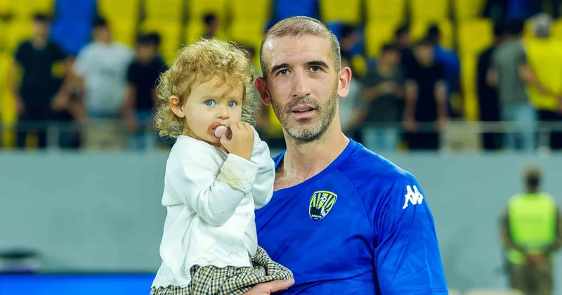 Domqjoni: “Meydanda əsl döyüşçüyə çevrilirik”