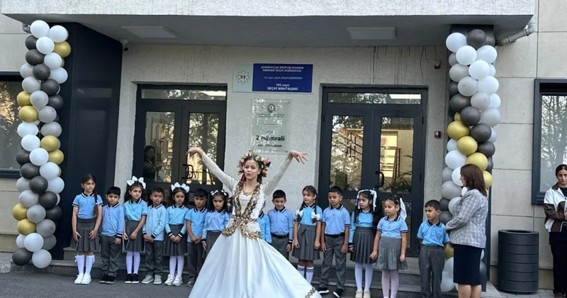 Laçında məktəblərdə ilk zəng çalınıb FOTOLAR
