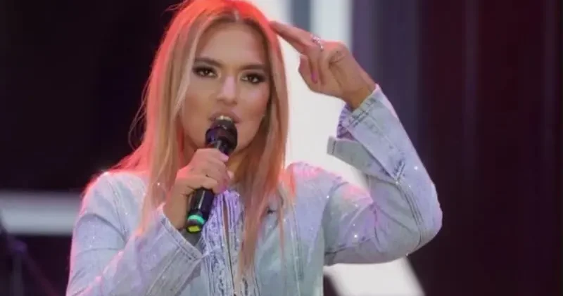 Demet Akalının yeni görünüşü gündəm oldu KONKRET