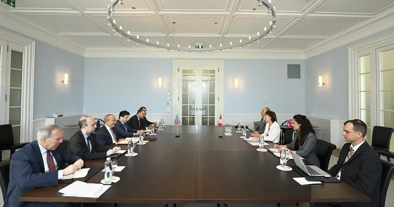 Azərbaycan İsveçrə ilə iqtisadi tərəfdaşlığın inkişafını müzakirə edib FOTOLAR
