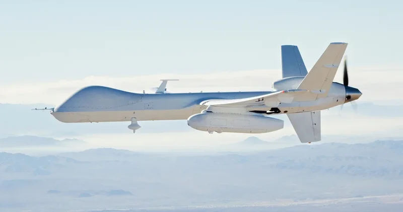 İran Hörmüz boğazı üzərində ABŞ dronunu vurduğunu açıqlayıb