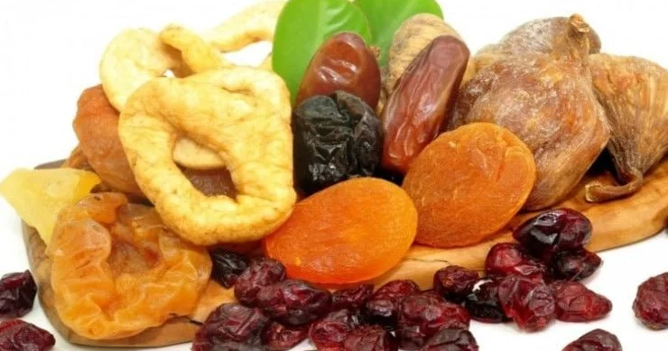 Quru meyvələrin gizli təhlükəsi: Həkim normadan artıq yeməməyi tövsiyə edir