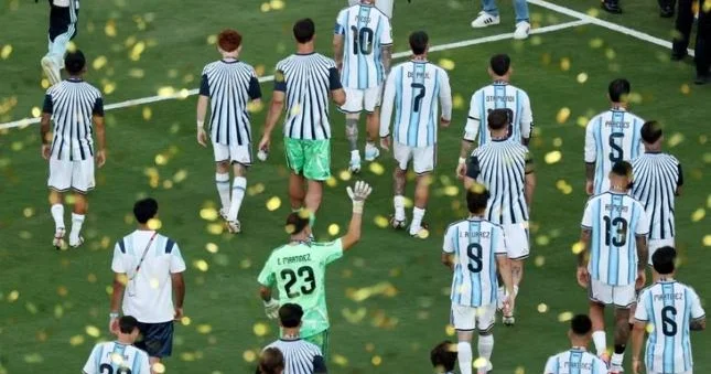 Messidən sonra Argentina millisi ilk oyunlarına hazırlaşır