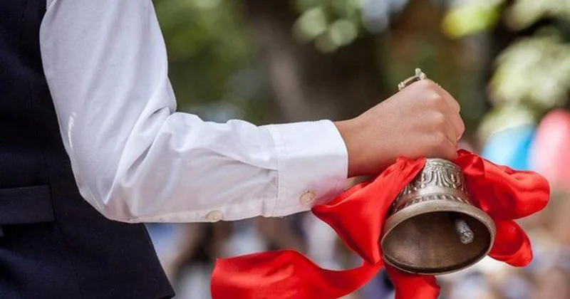 124 min uşaq üçün ilk zəng çalınır