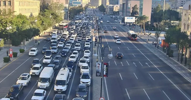 Bakıda 20 yə yaxın istiqamətdə tıxac yaranıb YENİLƏNİB