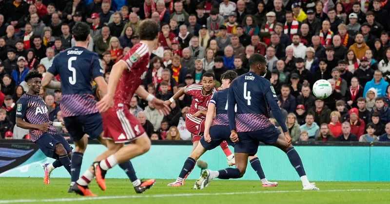 “Liverpul”, “Arsenal” və “Fulhem” Liqa Kubokunda mərhələ adladı